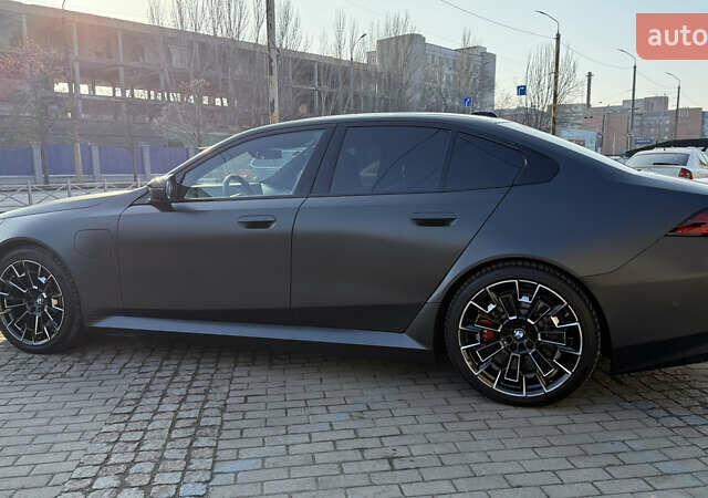 Серый БМВ М5, объемом двигателя 4.39 л и пробегом 8 тыс. км за 179900 $, фото 8 на Automoto.ua