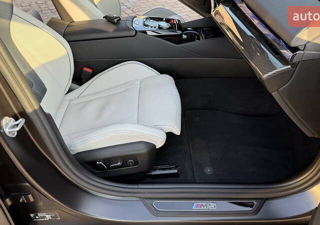 Серый БМВ М5, объемом двигателя 4.39 л и пробегом 8 тыс. км за 179900 $, фото 15 на Automoto.ua