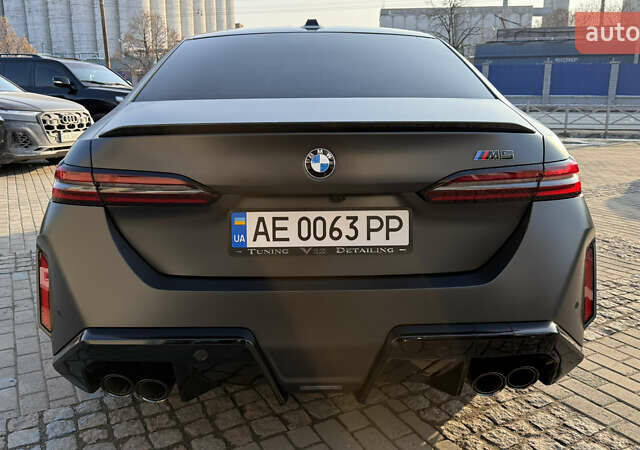 Серый БМВ М5, объемом двигателя 4.39 л и пробегом 8 тыс. км за 179900 $, фото 4 на Automoto.ua
