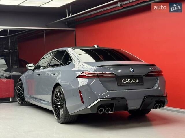 Серый БМВ М5, объемом двигателя 4.4 л и пробегом 1 тыс. км за 181900 $, фото 20 на Automoto.ua