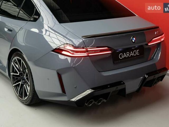 Серый БМВ М5, объемом двигателя 4.4 л и пробегом 1 тыс. км за 185900 $, фото 14 на Automoto.ua