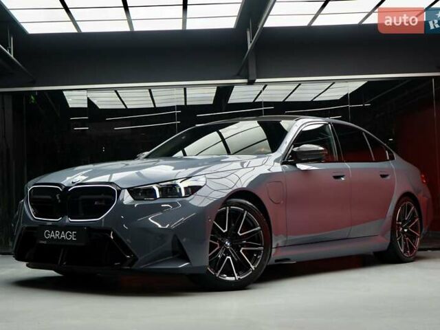 Серый БМВ М5, объемом двигателя 4.4 л и пробегом 1 тыс. км за 185900 $, фото 3 на Automoto.ua