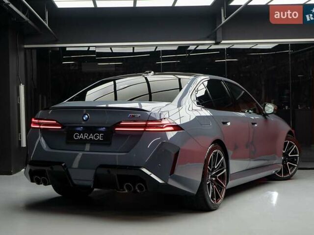 Серый БМВ М5, объемом двигателя 4.4 л и пробегом 1 тыс. км за 185900 $, фото 9 на Automoto.ua