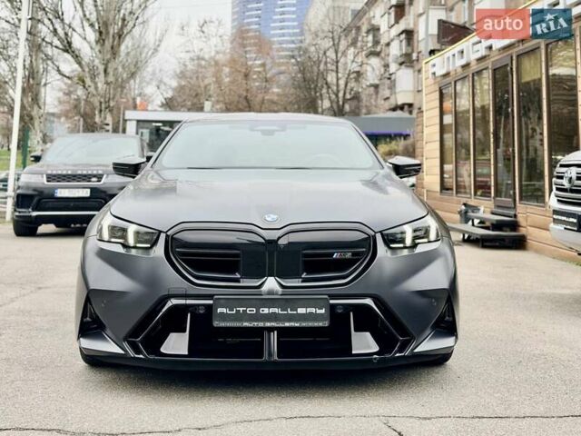 Серый БМВ М5, объемом двигателя 4.39 л и пробегом 9 тыс. км за 179500 $, фото 3 на Automoto.ua