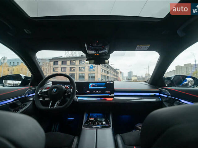 Серый БМВ М5, объемом двигателя 4.39 л и пробегом 3 тыс. км за 205000 $, фото 34 на Automoto.ua