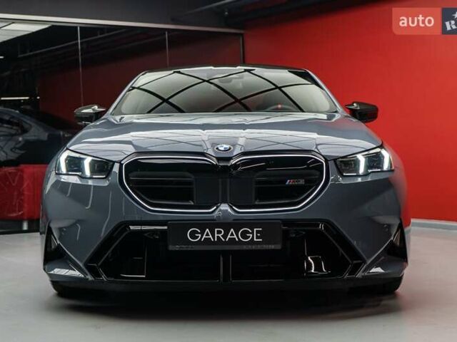 Серый БМВ М5, объемом двигателя 4.4 л и пробегом 1 тыс. км за 185900 $, фото 1 на Automoto.ua