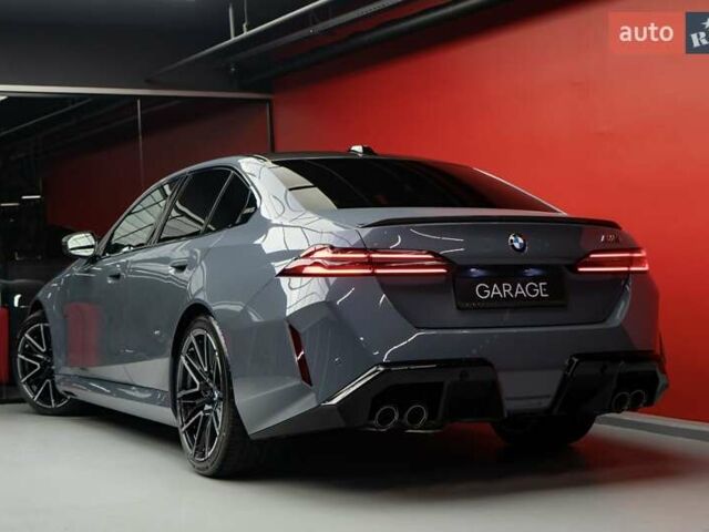 Серый БМВ М5, объемом двигателя 4.4 л и пробегом 1 тыс. км за 185900 $, фото 11 на Automoto.ua