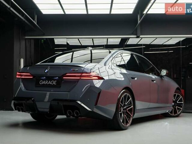 Серый БМВ М5, объемом двигателя 4.4 л и пробегом 1 тыс. км за 185900 $, фото 10 на Automoto.ua