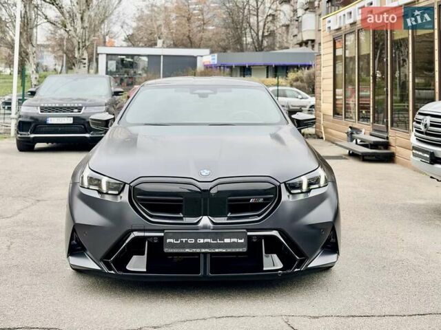 Серый БМВ М5, объемом двигателя 4.39 л и пробегом 9 тыс. км за 179500 $, фото 4 на Automoto.ua