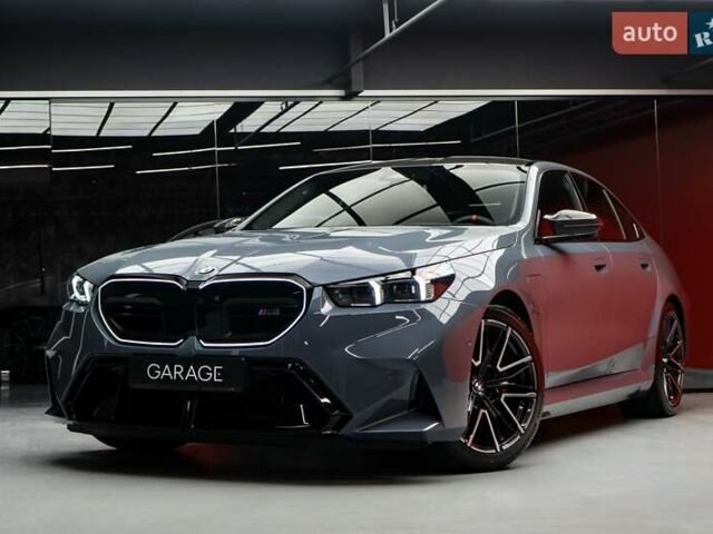 Серый БМВ М5, объемом двигателя 4.4 л и пробегом 1 тыс. км за 185900 $, фото 2 на Automoto.ua