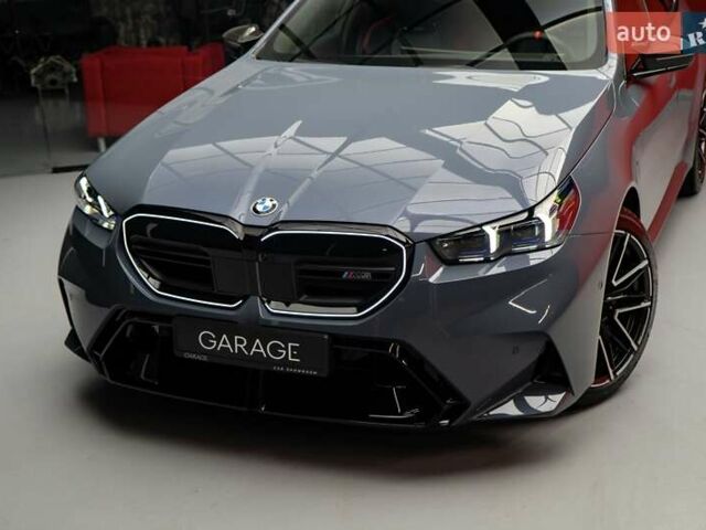 Серый БМВ М5, объемом двигателя 4.4 л и пробегом 1 тыс. км за 185900 $, фото 4 на Automoto.ua