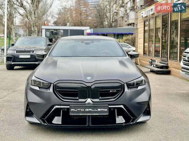 Серый БМВ М5, объемом двигателя 4.39 л и пробегом 9 тыс. км за 179500 $, фото 1 на Automoto.ua