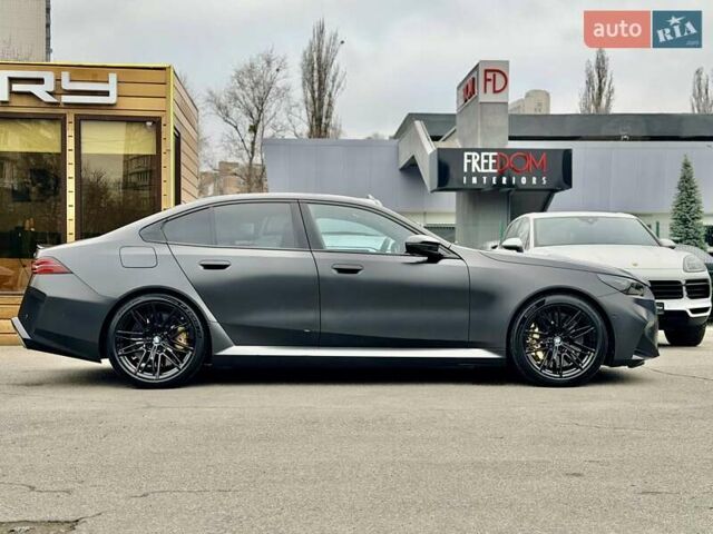 Серый БМВ М5, объемом двигателя 4.39 л и пробегом 9 тыс. км за 179500 $, фото 10 на Automoto.ua