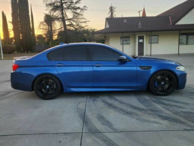 БМВ М5 2015 в Виннице на Automoto.ua Синий БМВ М5, объемом двигателя 4.4 л и пробегом 71 тыс. км за 14100 $, фото 3 на Automoto.ua