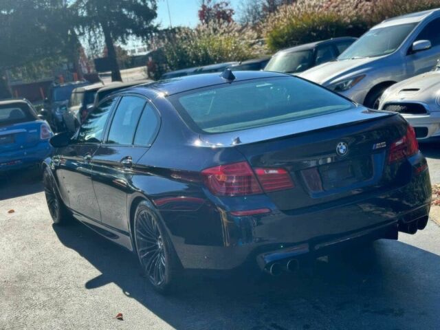 Синий БМВ М5, объемом двигателя 4.4 л и пробегом 80 тыс. км за 24500 $, фото 5 на Automoto.ua