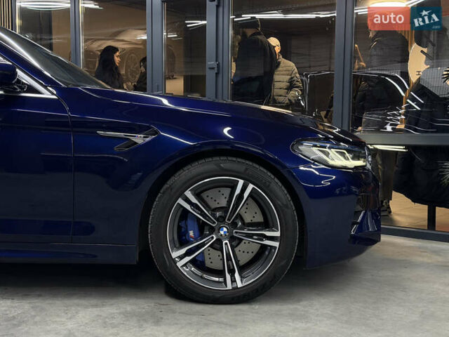 Синий БМВ М5, объемом двигателя 4.39 л и пробегом 70 тыс. км за 99000 $, фото 4 на Automoto.ua