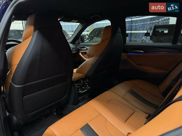 Синий БМВ М5, объемом двигателя 4.39 л и пробегом 70 тыс. км за 99000 $, фото 22 на Automoto.ua