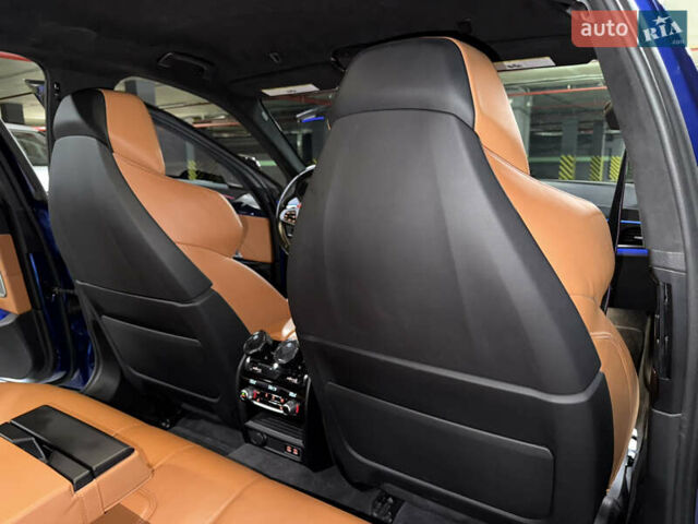 Синий БМВ М5, объемом двигателя 4.4 л и пробегом 42 тыс. км за 84500 $, фото 33 на Automoto.ua