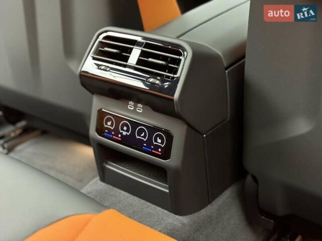 Зеленый БМВ М5, объемом двигателя 4.4 л и пробегом 1 тыс. км за 178800 $, фото 57 на Automoto.ua