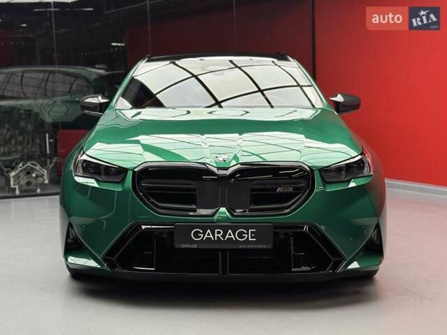 Зеленый БМВ М5, объемом двигателя 4.4 л и пробегом 1 тыс. км за 178800 $, фото 1 на Automoto.ua