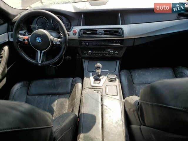 Оранжевый БМВ М5, объемом двигателя 4.39 л и пробегом 76 тыс. км за 8000 $, фото 7 на Automoto.ua