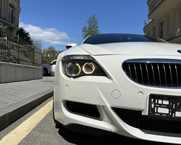 Белый БМВ М6, объемом двигателя 5 л и пробегом 62 тыс. км за 55000 $, фото 12 на Automoto.ua