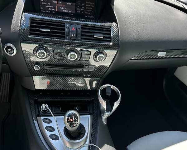 Белый БМВ М6, объемом двигателя 5 л и пробегом 62 тыс. км за 55000 $, фото 25 на Automoto.ua