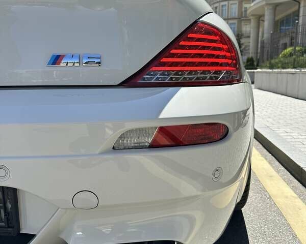 Белый БМВ М6, объемом двигателя 5 л и пробегом 62 тыс. км за 55000 $, фото 14 на Automoto.ua