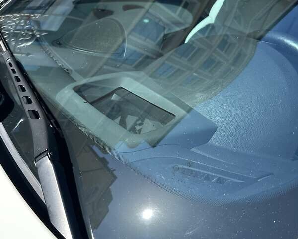 Белый БМВ М6, объемом двигателя 5 л и пробегом 62 тыс. км за 55000 $, фото 17 на Automoto.ua