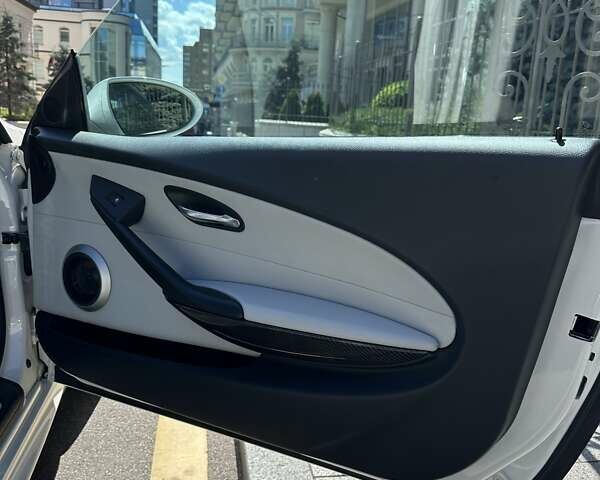 Белый БМВ М6, объемом двигателя 5 л и пробегом 62 тыс. км за 55000 $, фото 23 на Automoto.ua