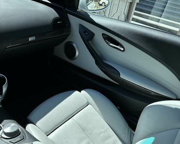 Белый БМВ М6, объемом двигателя 5 л и пробегом 62 тыс. км за 55000 $, фото 24 на Automoto.ua