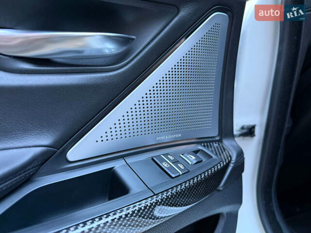 Белый БМВ М6, объемом двигателя 4.39 л и пробегом 90 тыс. км за 38900 $, фото 13 на Automoto.ua