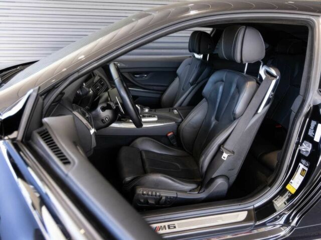 Черный БМВ М6, объемом двигателя 4.4 л и пробегом 77 тыс. км за 20500 $, фото 7 на Automoto.ua