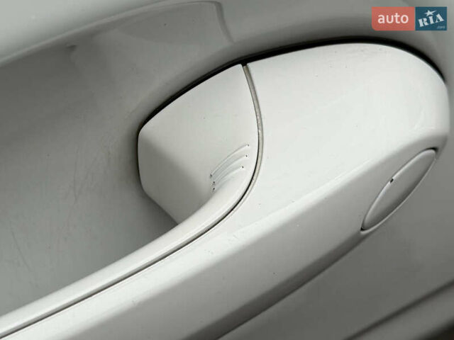 Білий БМВ M8, об'ємом двигуна 4.39 л та пробігом 26 тис. км за 97000 $, фото 40 на Automoto.ua