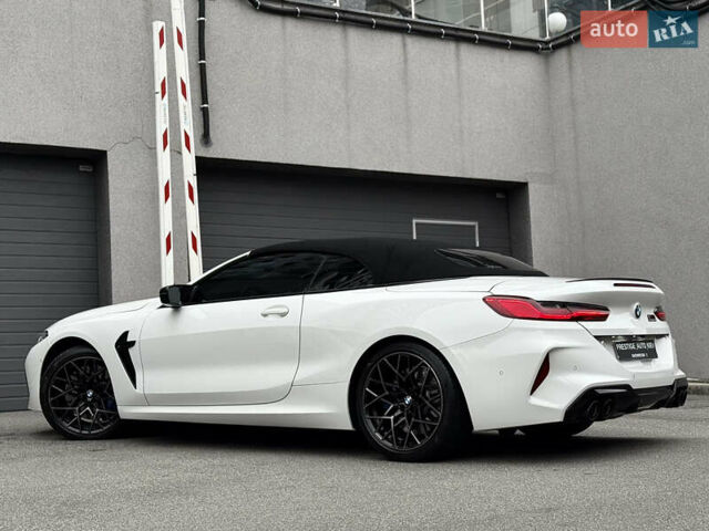 Білий БМВ M8, об'ємом двигуна 4.39 л та пробігом 26 тис. км за 97000 $, фото 33 на Automoto.ua