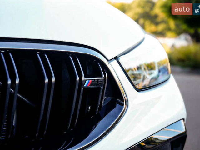 Белый БМВ M8, объемом двигателя 4.39 л и пробегом 25 тыс. км за 105000 $, фото 5 на Automoto.ua