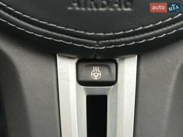 Білий БМВ M8, об'ємом двигуна 4.39 л та пробігом 26 тис. км за 97000 $, фото 62 на Automoto.ua