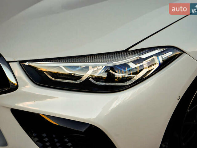 Белый БМВ M8, объемом двигателя 4.39 л и пробегом 25 тыс. км за 105000 $, фото 7 на Automoto.ua