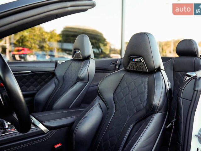 Белый БМВ M8, объемом двигателя 4.39 л и пробегом 25 тыс. км за 105000 $, фото 12 на Automoto.ua