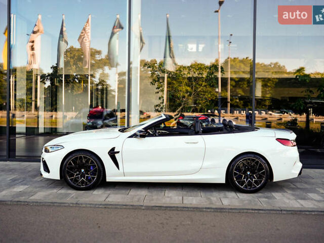 Белый БМВ M8, объемом двигателя 4.39 л и пробегом 25 тыс. км за 105000 $, фото 2 на Automoto.ua