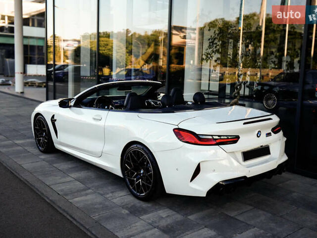 Белый БМВ M8, объемом двигателя 4.39 л и пробегом 25 тыс. км за 105000 $, фото 4 на Automoto.ua