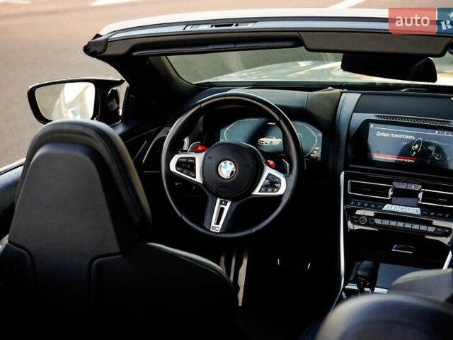 Белый БМВ M8, объемом двигателя 4.39 л и пробегом 25 тыс. км за 105000 $, фото 13 на Automoto.ua