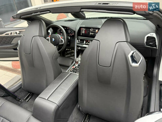 Білий БМВ M8, об'ємом двигуна 4.39 л та пробігом 26 тис. км за 97000 $, фото 52 на Automoto.ua