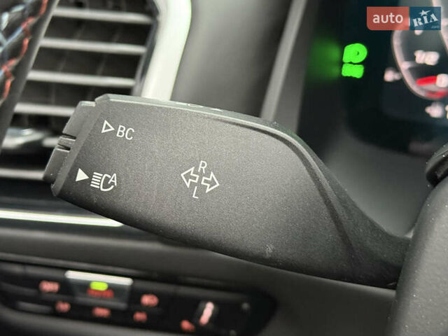 Білий БМВ M8, об'ємом двигуна 4.39 л та пробігом 26 тис. км за 97000 $, фото 63 на Automoto.ua