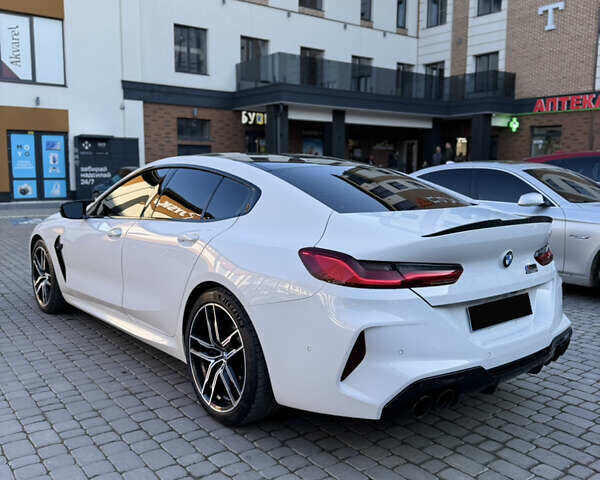 Белый БМВ M8, объемом двигателя 4.4 л и пробегом 64 тыс. км за 88500 $, фото 9 на Automoto.ua