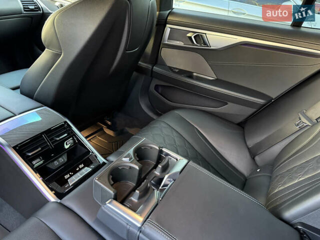 Белый БМВ M8, объемом двигателя 4.4 л и пробегом 64 тыс. км за 88500 $, фото 27 на Automoto.ua