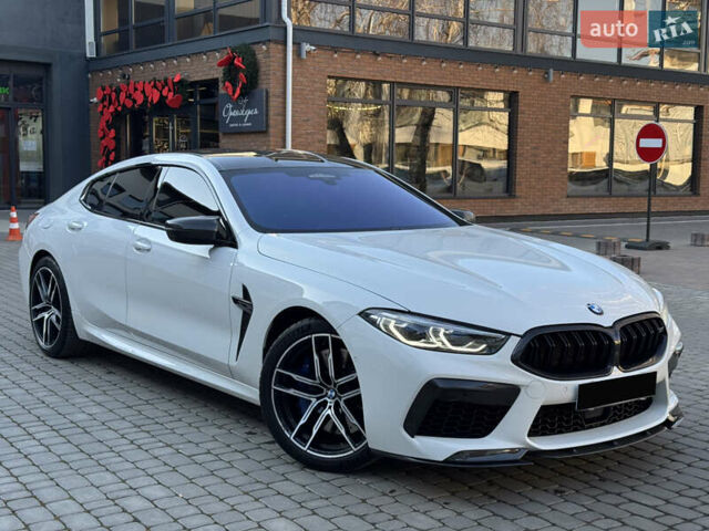 Белый БМВ M8, объемом двигателя 4.4 л и пробегом 64 тыс. км за 88500 $, фото 6 на Automoto.ua