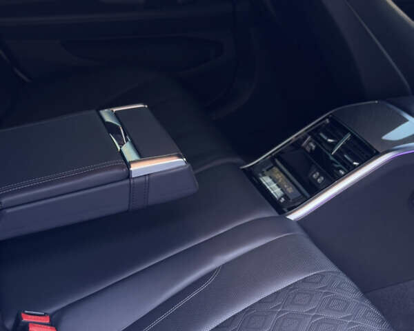 Белый БМВ M8, объемом двигателя 4.4 л и пробегом 64 тыс. км за 88500 $, фото 30 на Automoto.ua