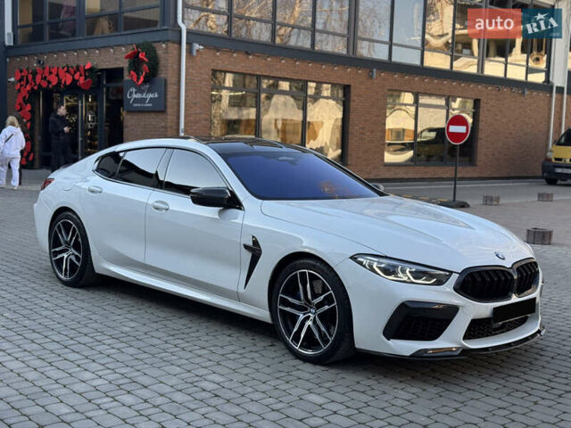 Белый БМВ M8, объемом двигателя 4.4 л и пробегом 64 тыс. км за 88500 $, фото 4 на Automoto.ua