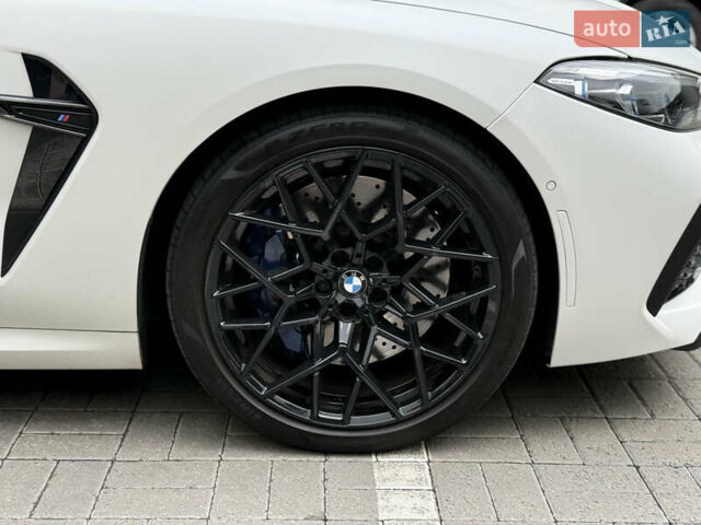 Белый БМВ M8, объемом двигателя 4.4 л и пробегом 64 тыс. км за 82000 $, фото 9 на Automoto.ua